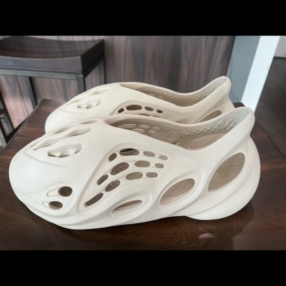 adidas Yeezy Foam RNNR size 12 main image 11